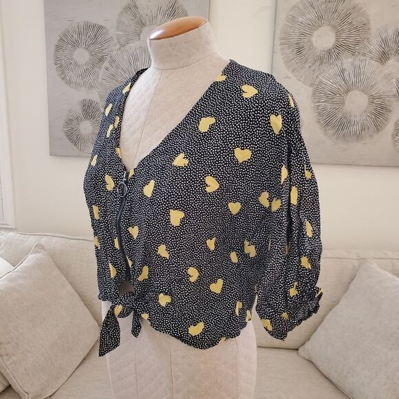 Topshop 'Zoe' Zip & Tie Front Crop Top - size 6 in Yellow Heart Print - Picture 6 of 16